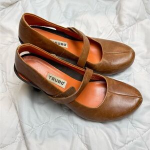 Tsubo Women's Tan Mary Jane Flats size 7